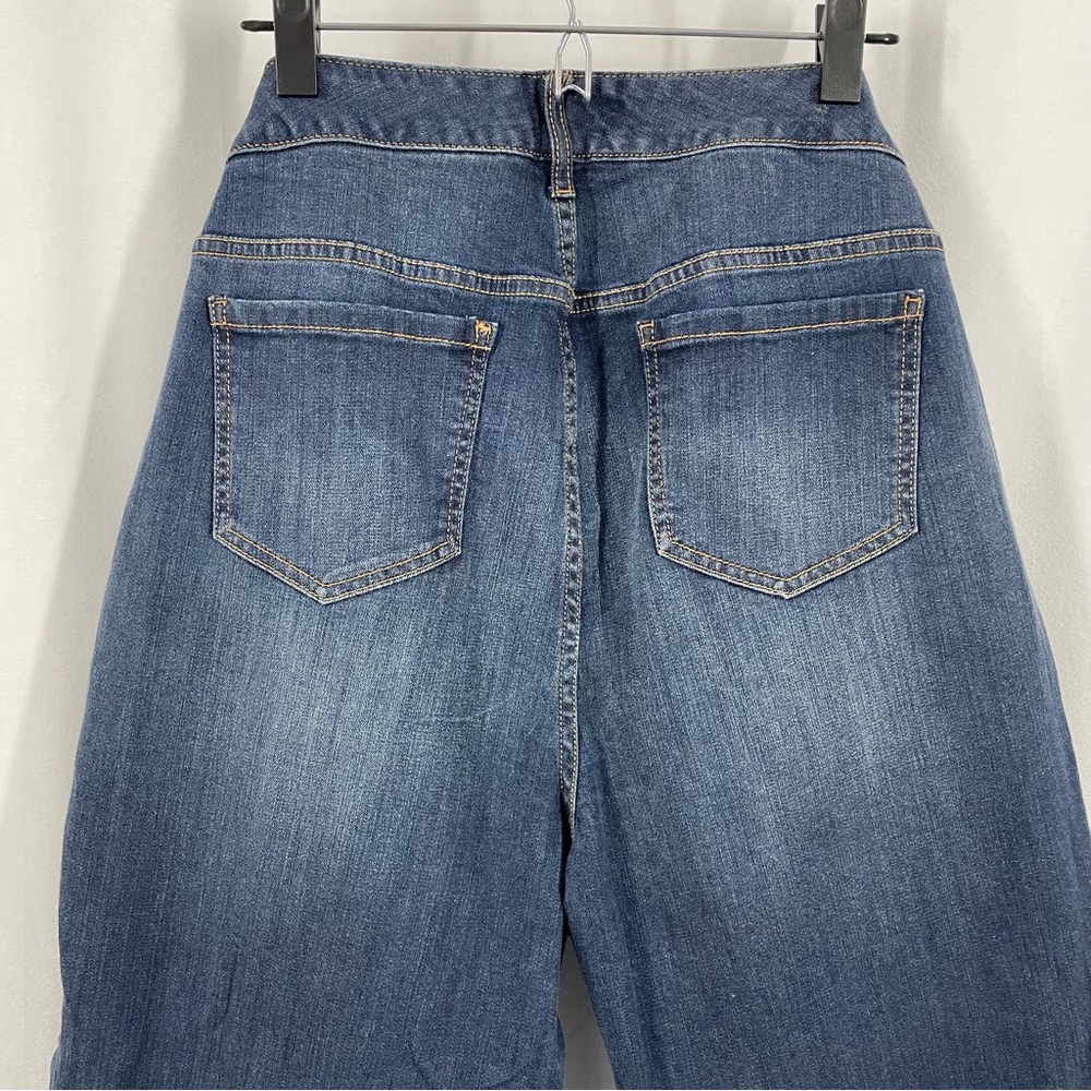 Torrid Girlfriend Medium Wash High Rise Cropped Tapered Leg Slim Fit Blue 20 - Picture 8 of 16
